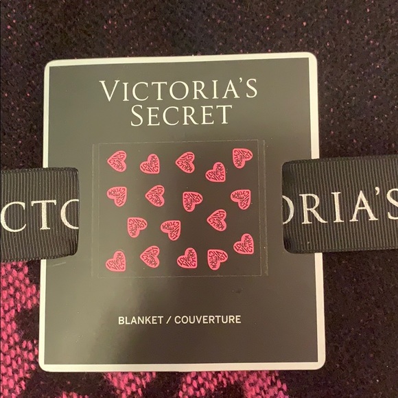 New with tags! Victoria’s Secret heart blanket - Picture 2 of 4